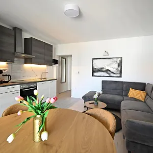 apartmani-kozina-zadar.hotelinzadar.com/