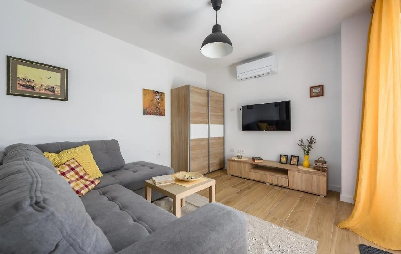Apartmani Lucija Poreč 0*,  Kroatien