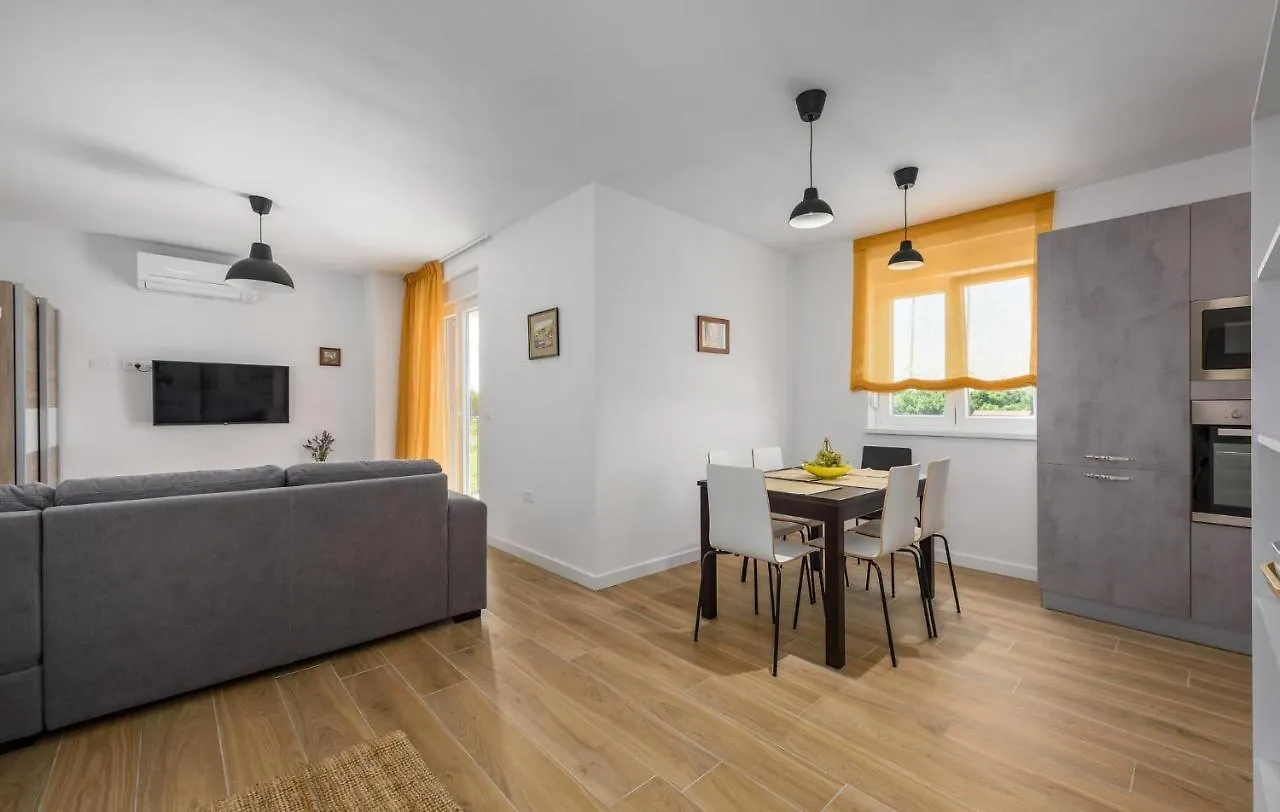 Apartmani Lucija Poreč 0*,  Kroatien