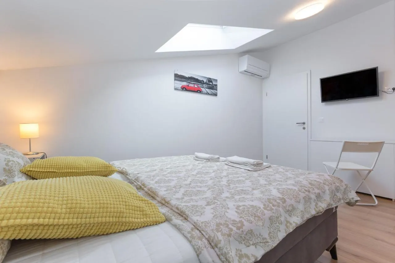 Apartmani Lucija Poreč 0*,  Kroatien