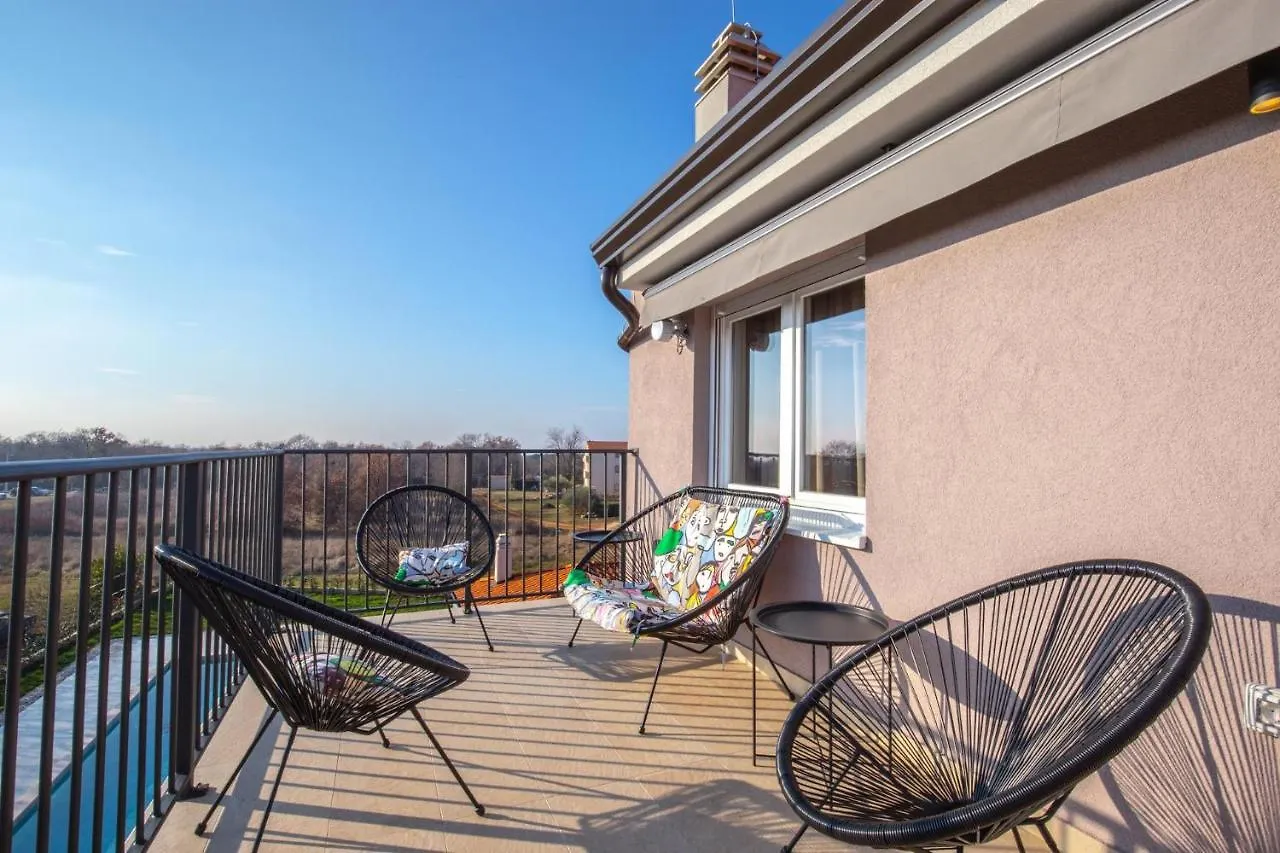 Apartmani Lucija Poreč 0*,